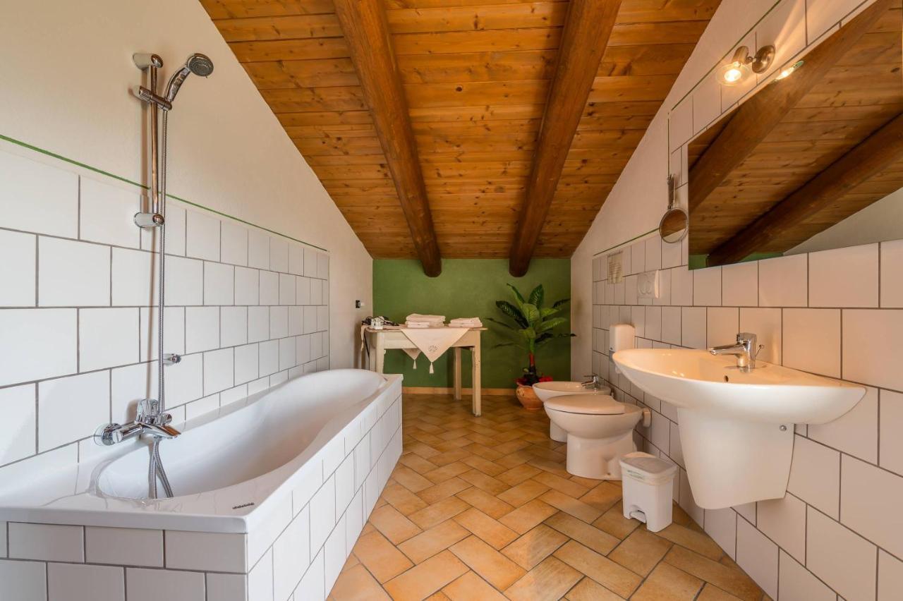 Agriturismo Il Nido Di Bacco Villa Saluzzo Ngoại thất bức ảnh